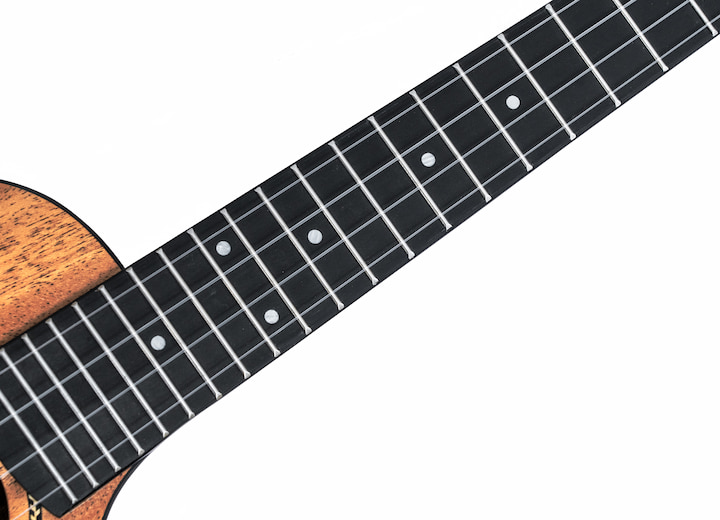 Ember ukulele by Twisted Wood Guitars, photo 6