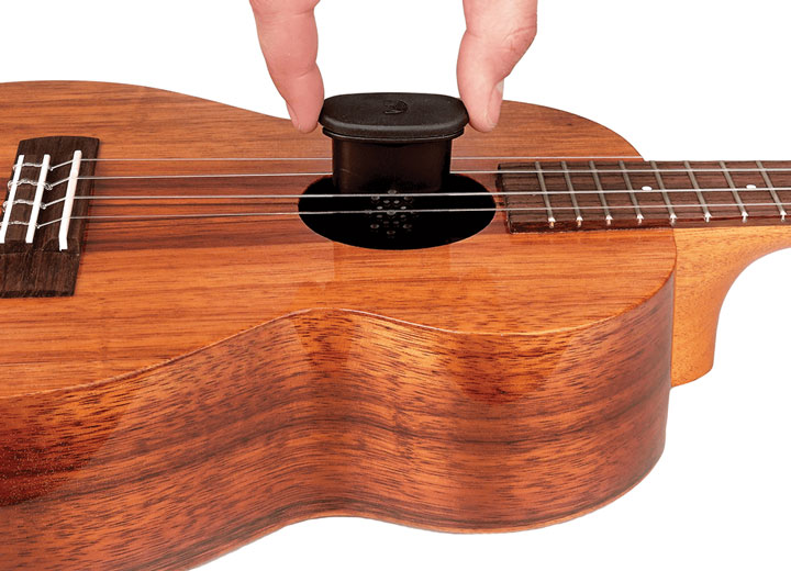 Ukulele humidifier outlet